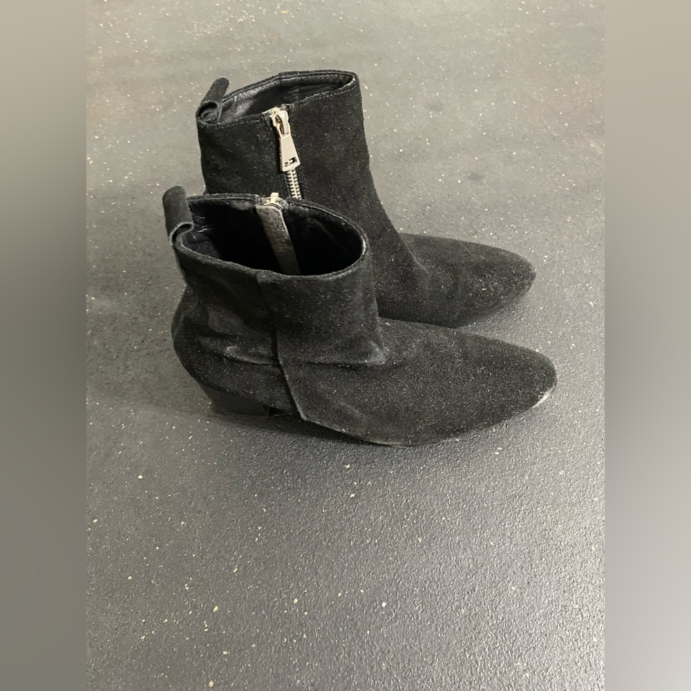 Suede boots (size 42 Europe)